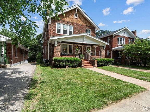 2nd image of 1102 Moorlands Dr