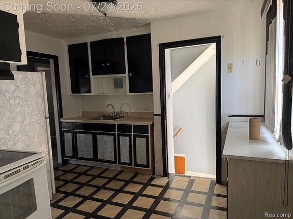 5th image of 7296 Memorial St