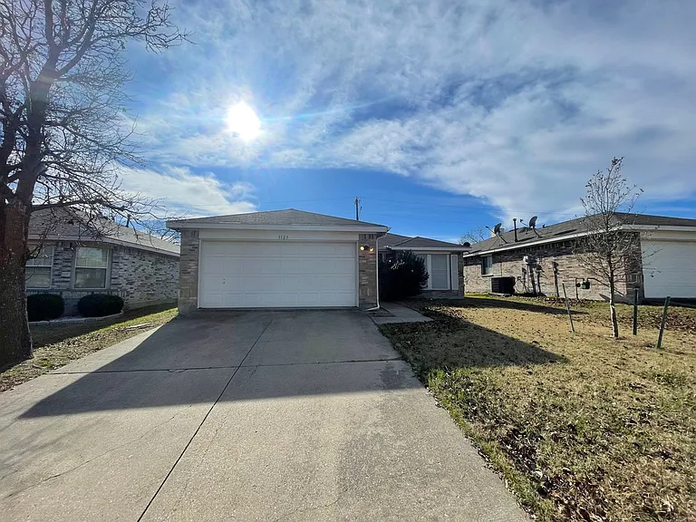 1123 Singletree Dr — Photo 2
