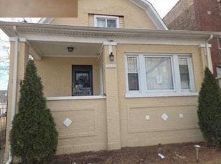 7609 S Bennett Ave, Chicago, IL 60649