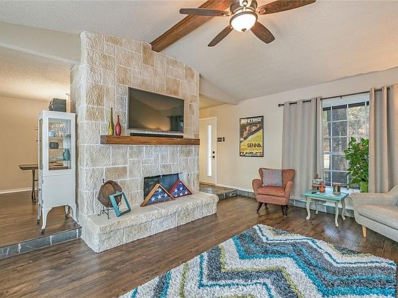 3rd image of 1421 Wildvalley Dr