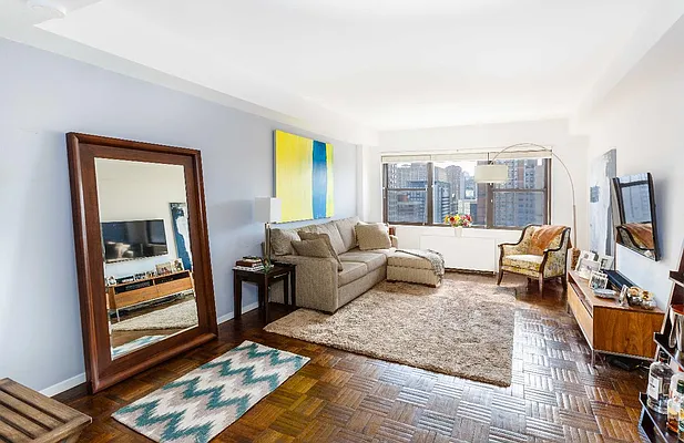 Sold by Real Direct | media 7