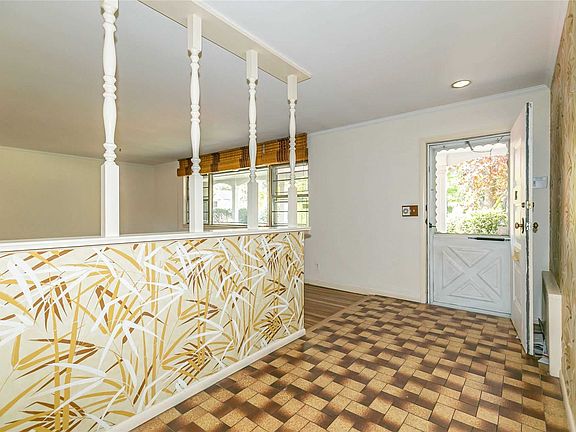 3rd image of 18 Farm Ln