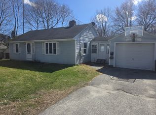 181 Fairview Ave, Auburn, ME 04210