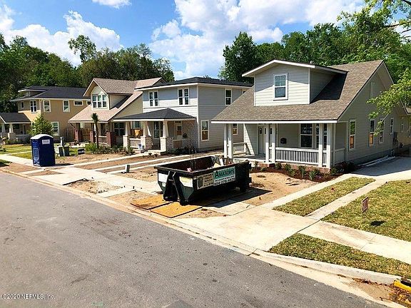 2nd image of 2872 Green St