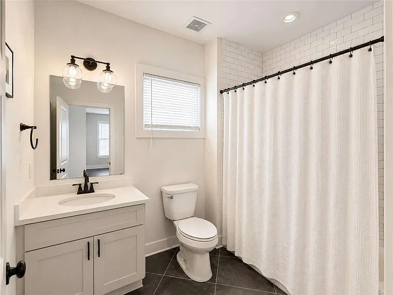 906 Westmont Rd SW — Photo 26