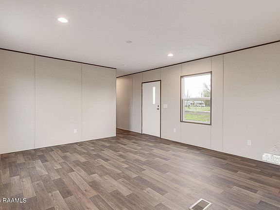 4th image of 1063 Jeffrey Broussard Rd