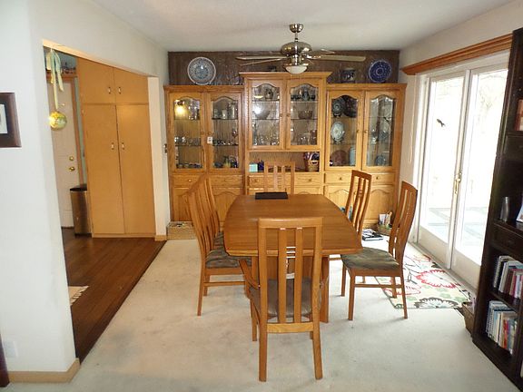 3rd image of 215 E Overmeyer Dr