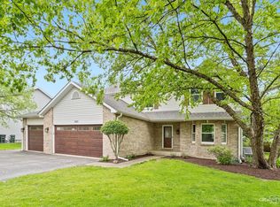 303 Beaver Xing, Oswego, IL 60543