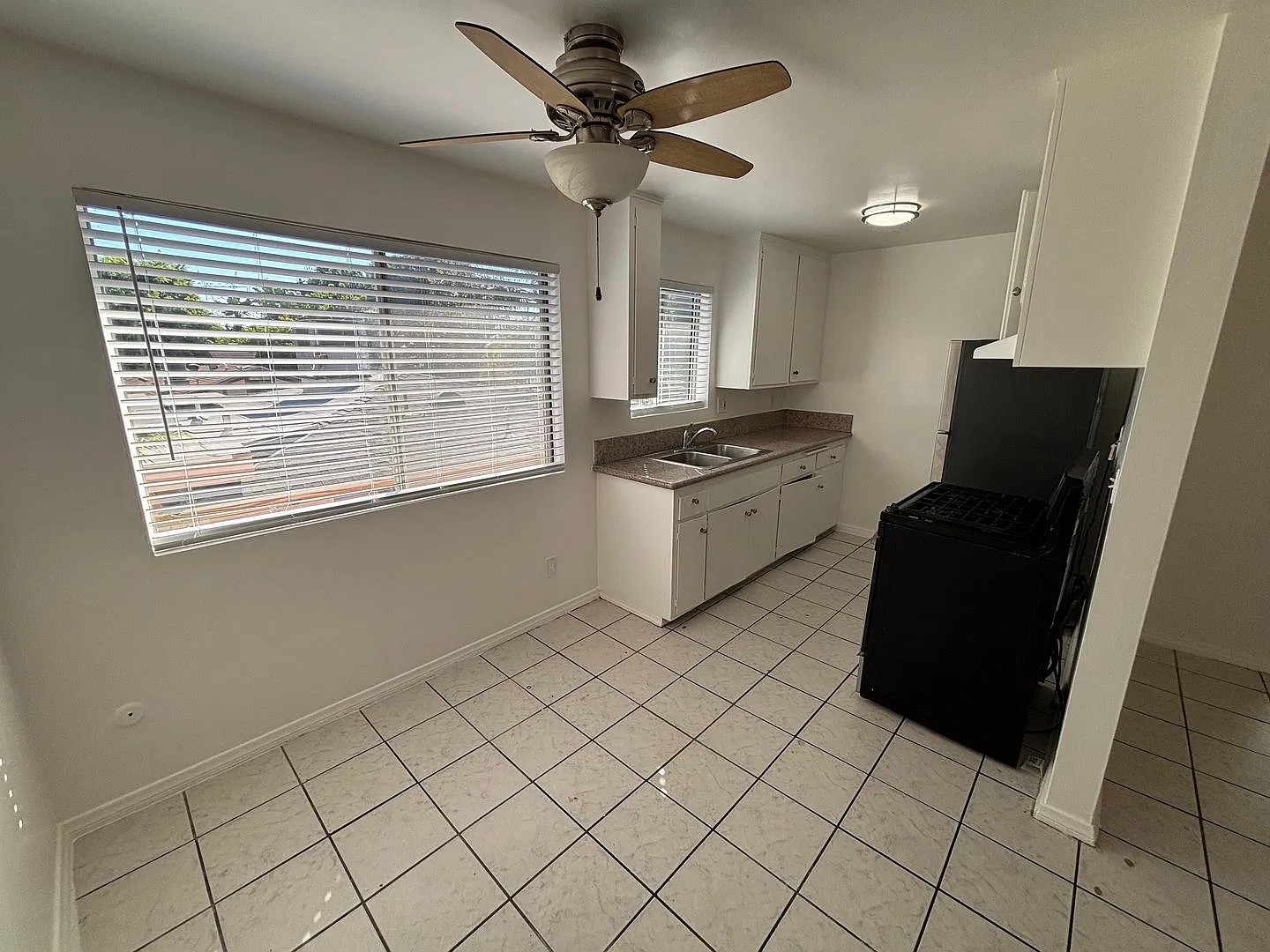 11751 Hart Street — Photo 4
