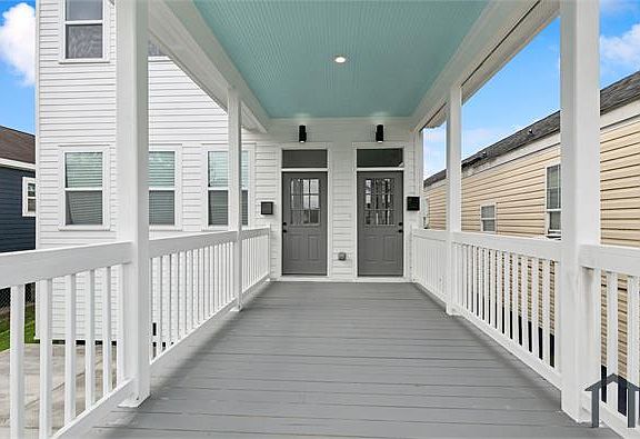 2nd image of 1504 Touro St