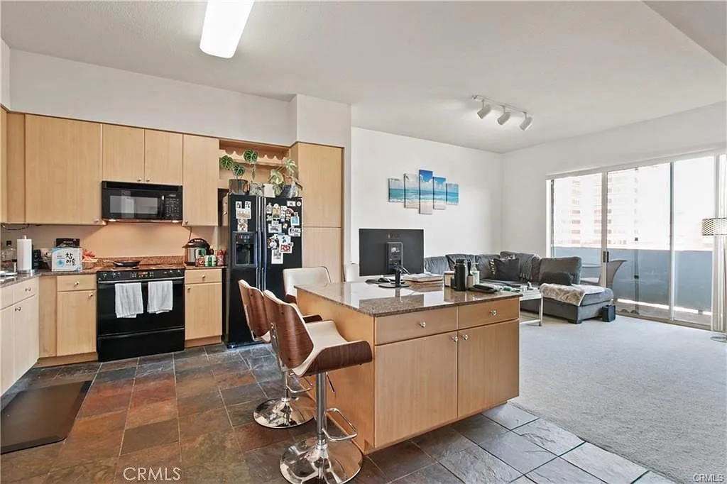 1 bed, 720 sqft, $2,700 — Photo 4