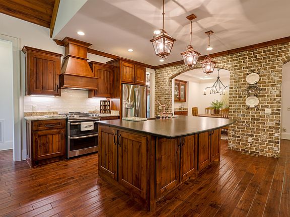 4th image of 1245 Arborwood Ln