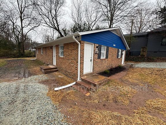 3rd image of 2412 Owen St #A