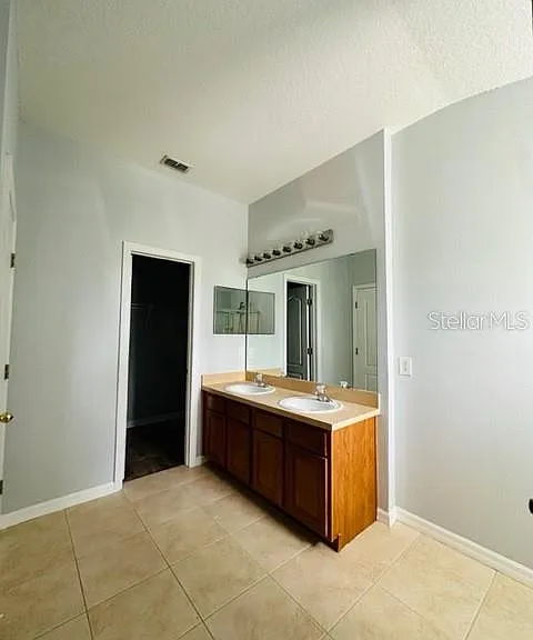 1953 Estancia Cir #C — Photo 16