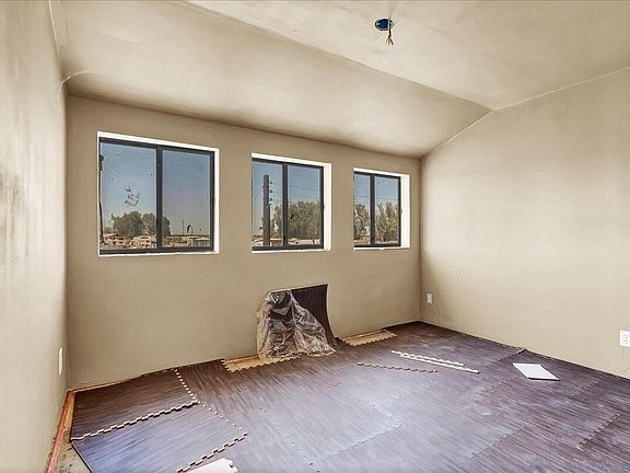 5th image of 15084 18 1/2 Lot