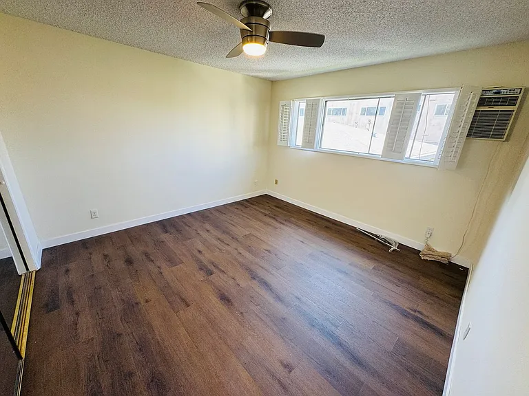 1211 N Ogden Dr — Photo 21