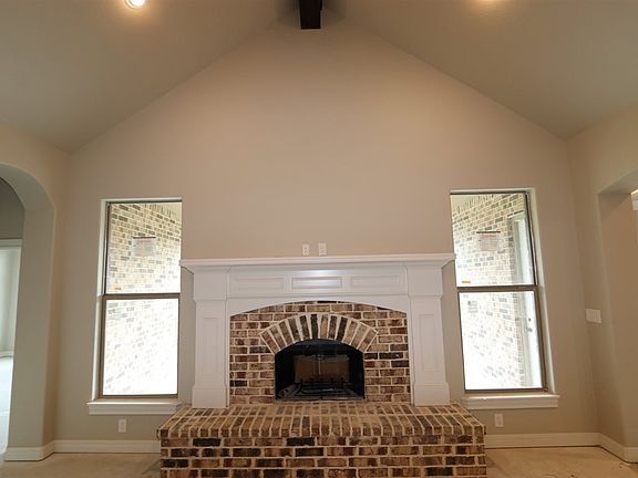 4th image of 209 Mandavilla Way