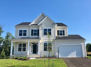 18345 Lakerun Pl, Round Hill, VA 20141
