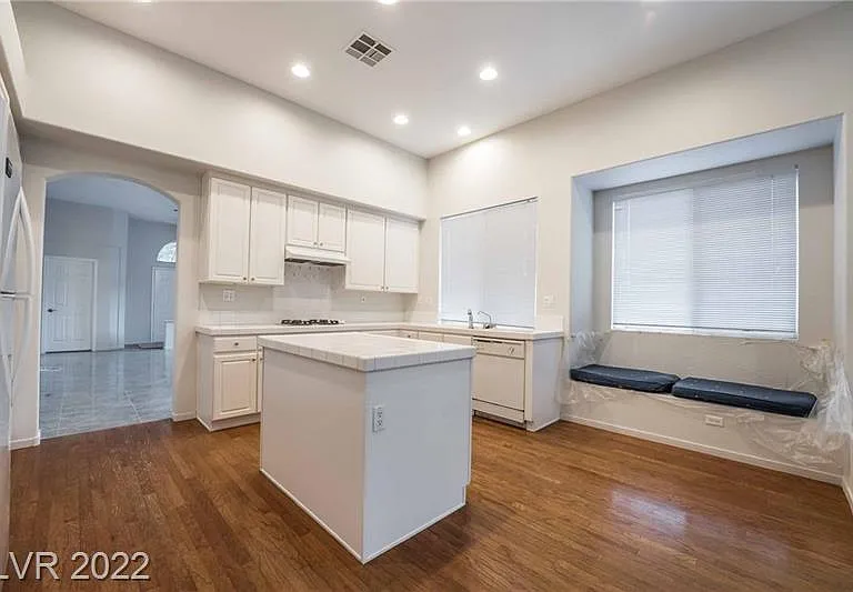 8043 Shadowvale Dr — Photo 7