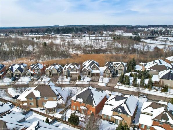 148 Tollgate Dr, Hamilton, ON L9G 5C8