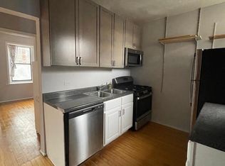 1101 W Barry Ave APT 2E, Chicago, IL 60657