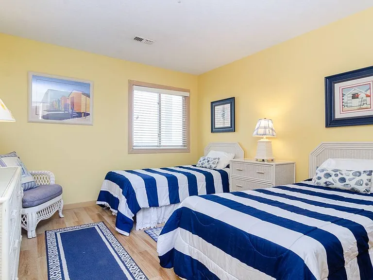 2510 N Lumina Ave #F — Photo 21