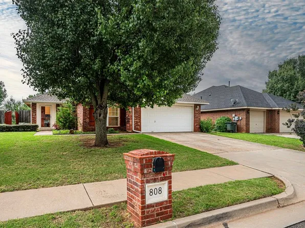 808 Adam Ct, Edmond, OK 73003