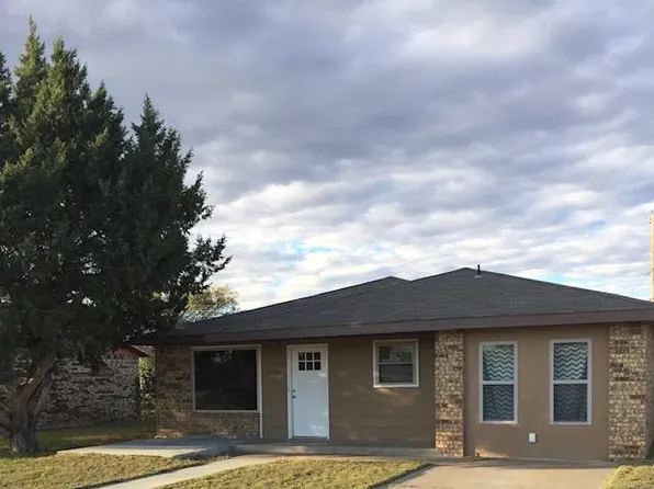 1609 E 8th St, Dalhart, TX 79022