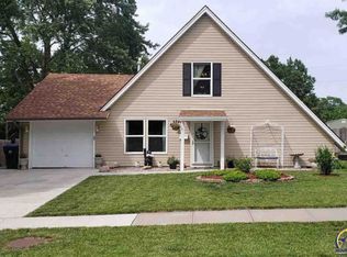 3724 SW 34th St, Topeka, KS 66614