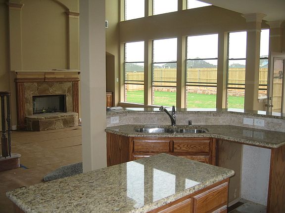 2nd image of 808 Meadowlark Dr
