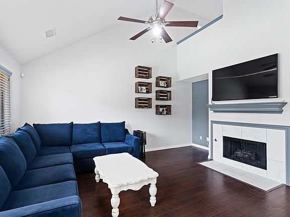 5th image of 926 Silverstone Dr
