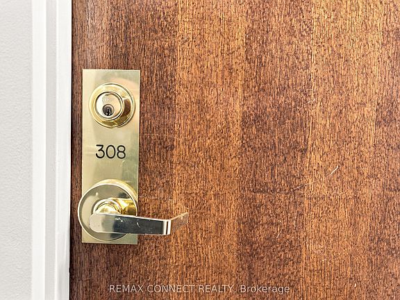 4th image of 4 Heritage Way #308
