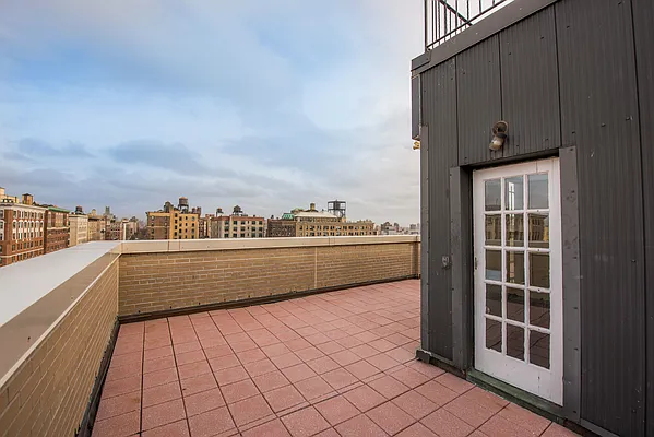 Rented by Thor Equities | media 28