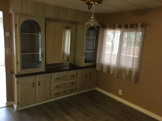 288 Trevino Dr — Photo 3