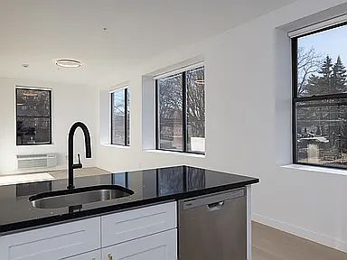 1st image of 540 Bond St #16