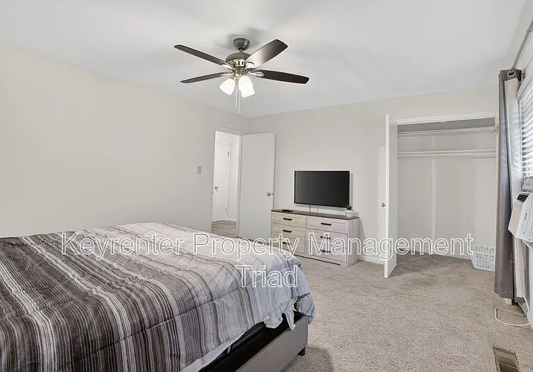115 S Mendenhall St #D — Photo 17