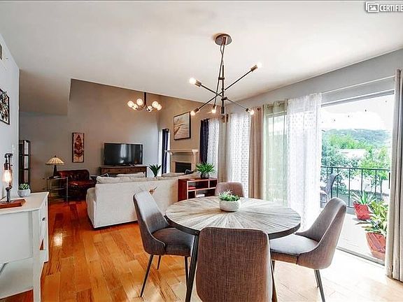 3rd image of 1821 Westlake Dr APT 122