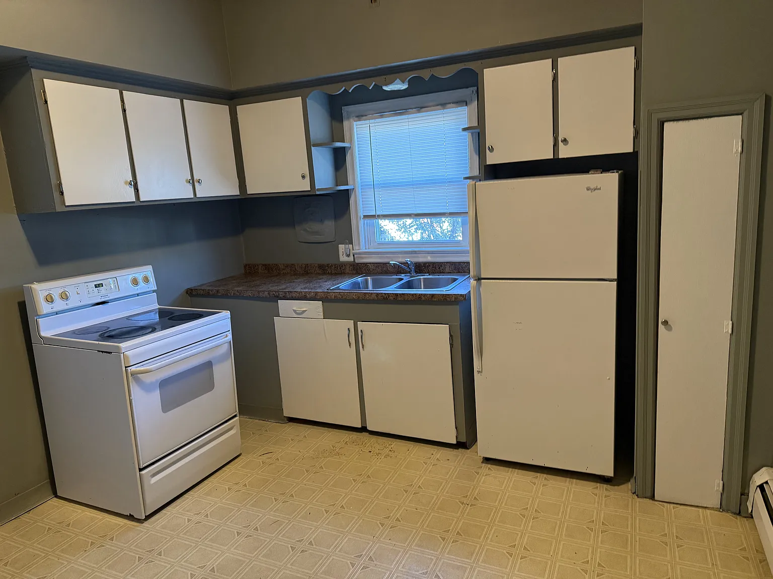 1 bed, 900 sqft, $725 — Photo 2