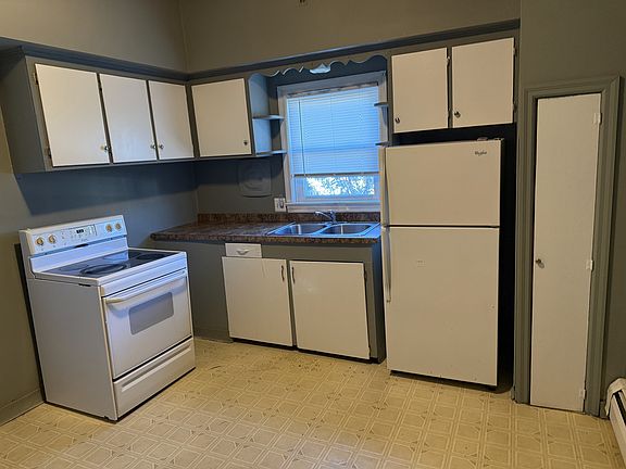 2nd image of 401 West Broadway