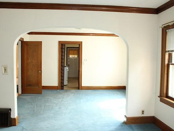 4th image of 421 N Rockford Ave