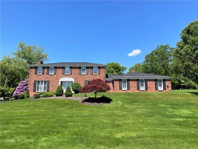 21 Saint Andrews Dr, Beaver Falls, PA, 15010