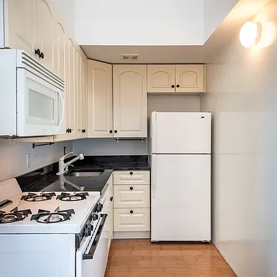 Rented by Nooklyn NYC LLC | media 18