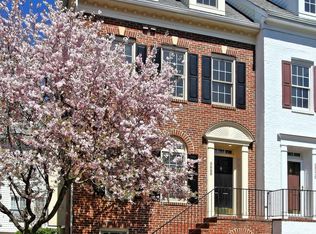 8888 Ashgrove House Ln, Vienna, VA 22182