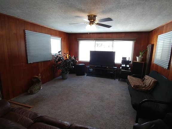 5th image of 691 Walnut Dr