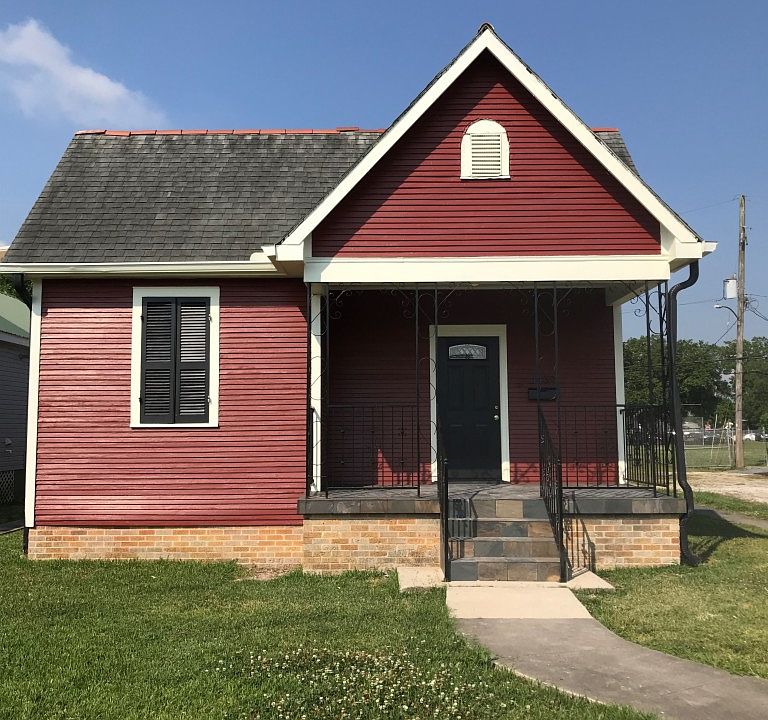 1st image of 3430 Clermont Dr