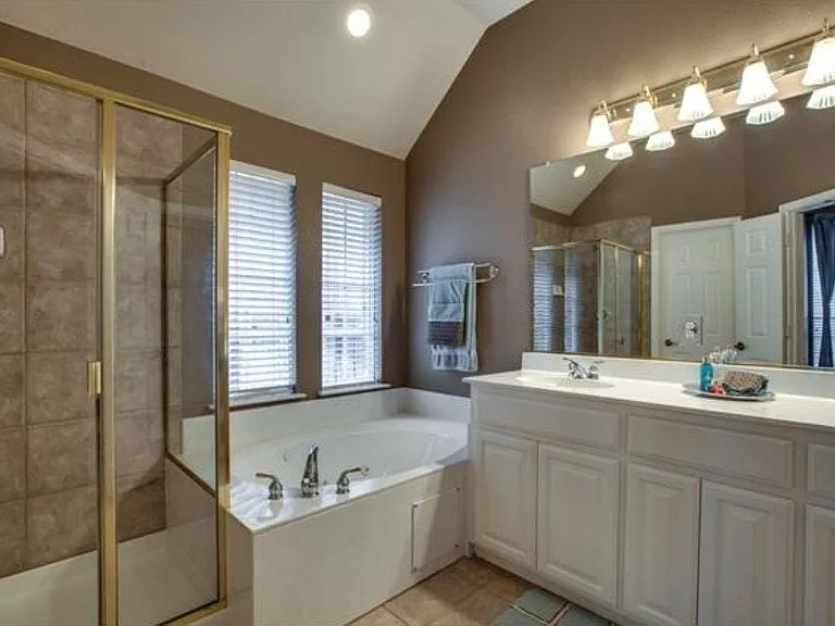 4225 Bonita Dr — Photo 18