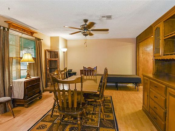 3rd image of 114 Sunrise Ln