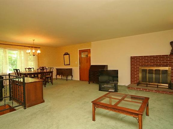 Living Room/Dining Room