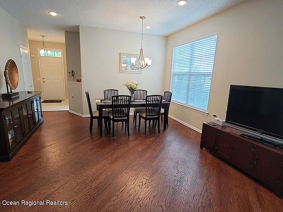 3rd image of 18 Cedar Village Blvd